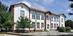 Сградата на училище „Христо Ботев“ в Нова Загора